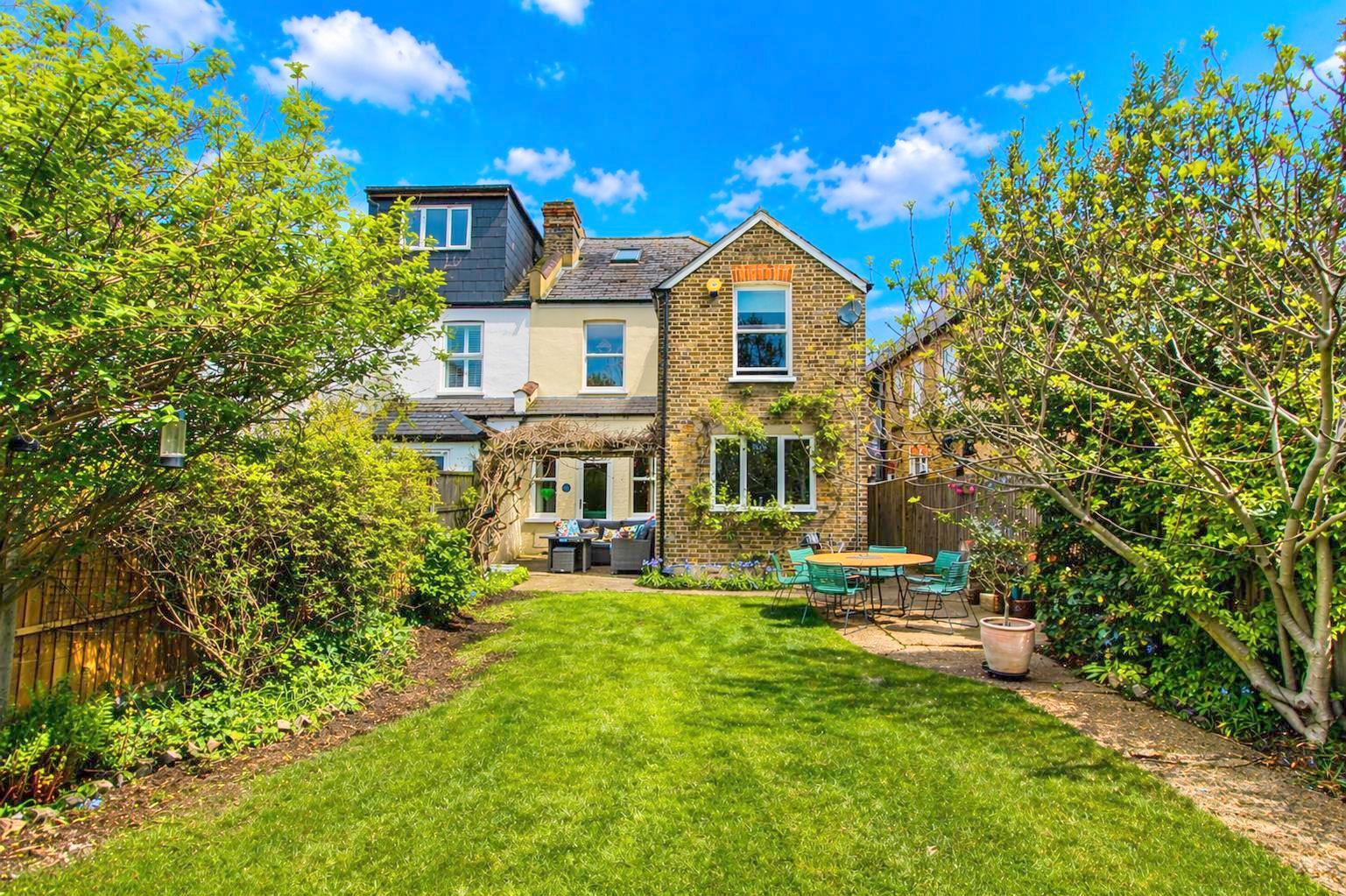Onslow Gardens, Wallington